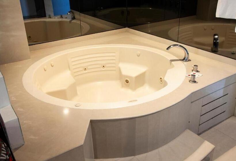 Quarto Estandar com Hidromassagem, La Rosa   Sólo Adultos