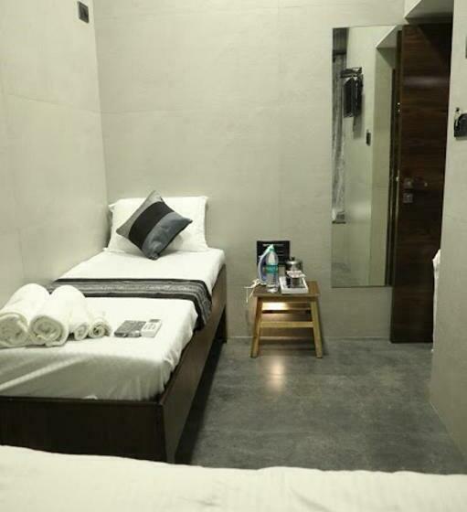 Номер Стандарт, Rooms Dadar Near Station