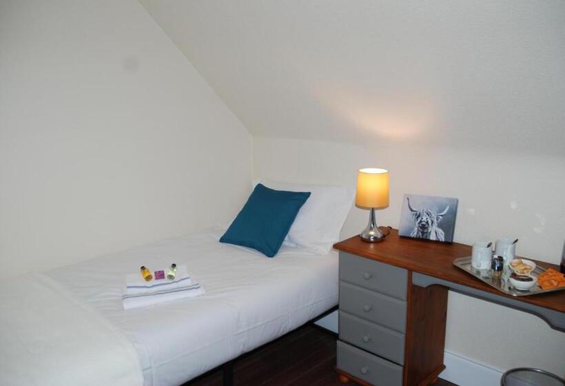Aile Odası, The Coo's Guest House