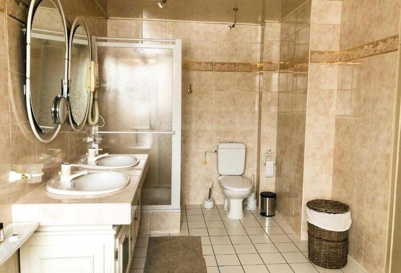Номер Стандарт с Гидромассажем, Hostellerie De La Chapelle