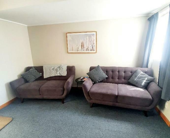 带2个卧室的套房, Chanel Court Motel