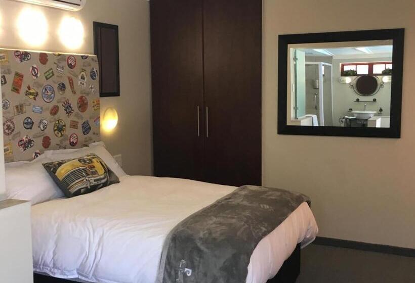 استودیو استاندارد با چشم‌انداز استخر, The Travel Inn Durban