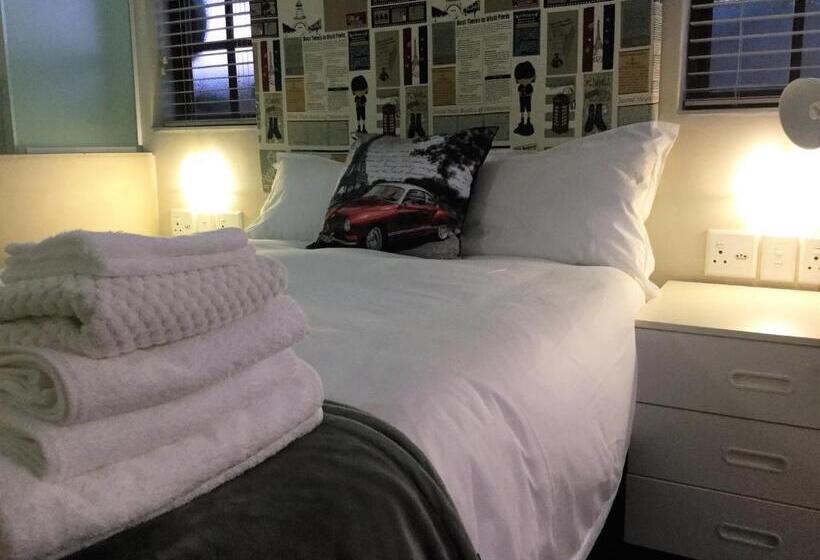 استودیوی لوکس, The Travel Inn Durban
