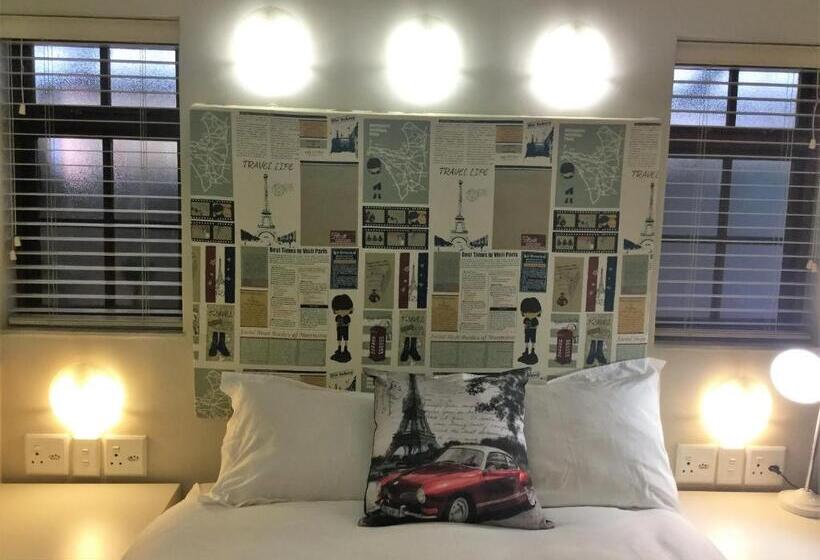 استودیوی لوکس, The Travel Inn Durban
