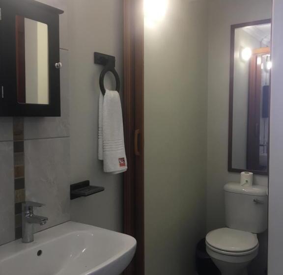 سوییت لوکس, The Travel Inn Durban