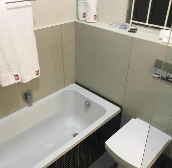اتاق خانوادگی, The Travel Inn Durban