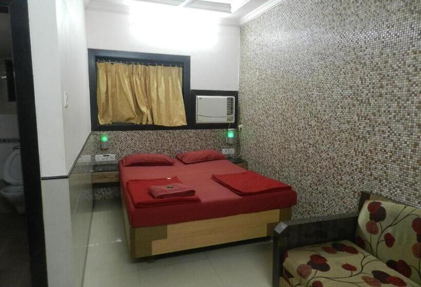 Quarto Deluxe, Sayeban