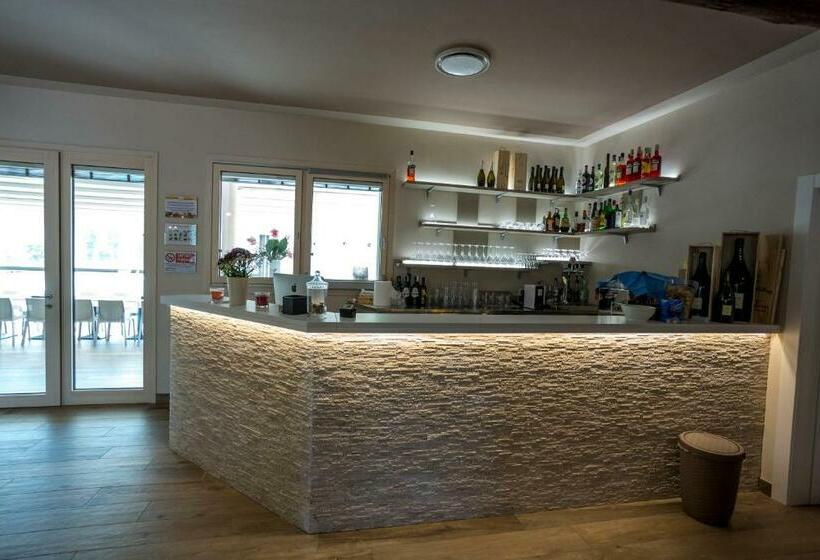 اتاق لوکس, Agriturismo Corte Casello