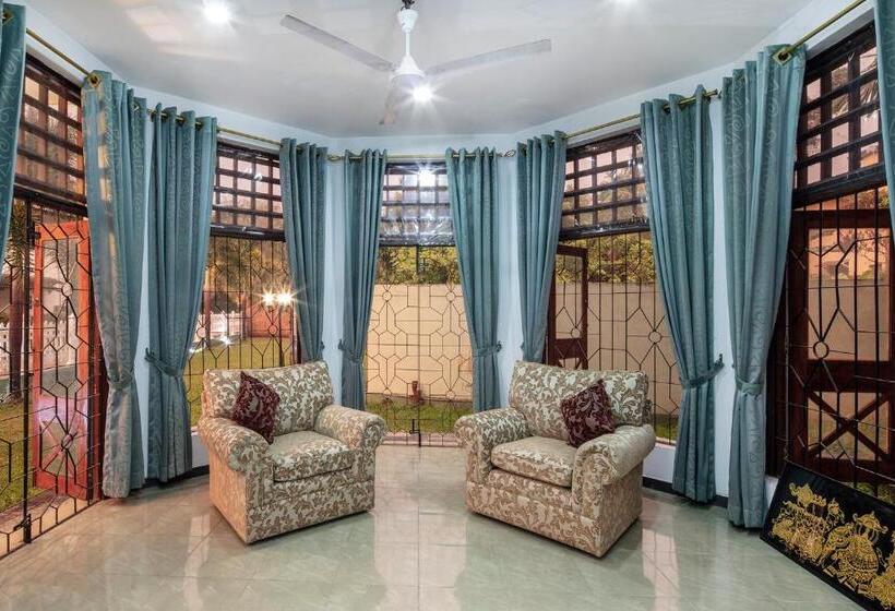 Номер Deluxe Кровать Кинг, Castle Colombo