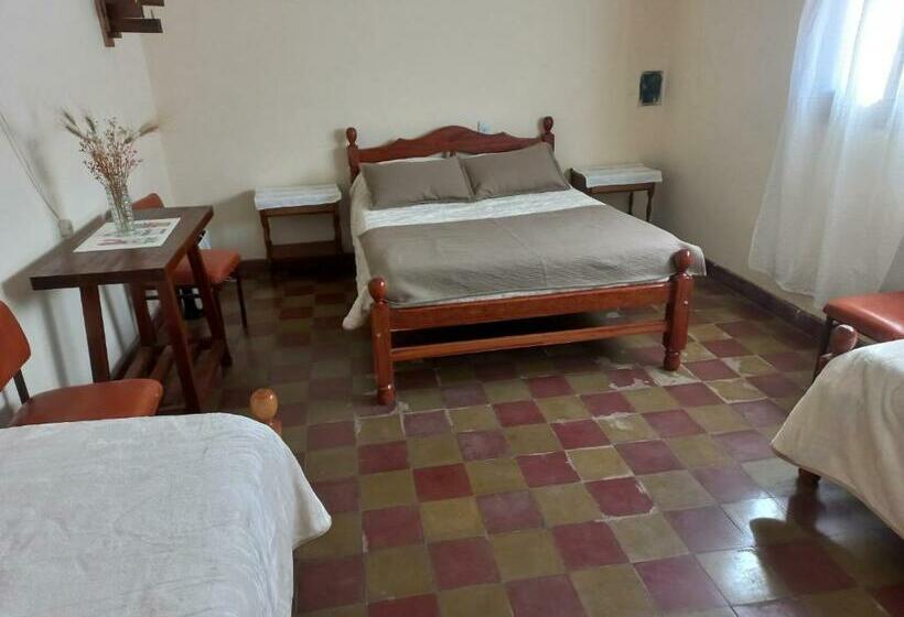 Quarto Familiar Banheiro Compartilhado, Posada El Abuelo