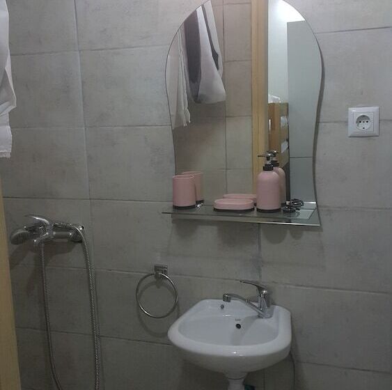 Ekonomik Oda, Passenger Guest House