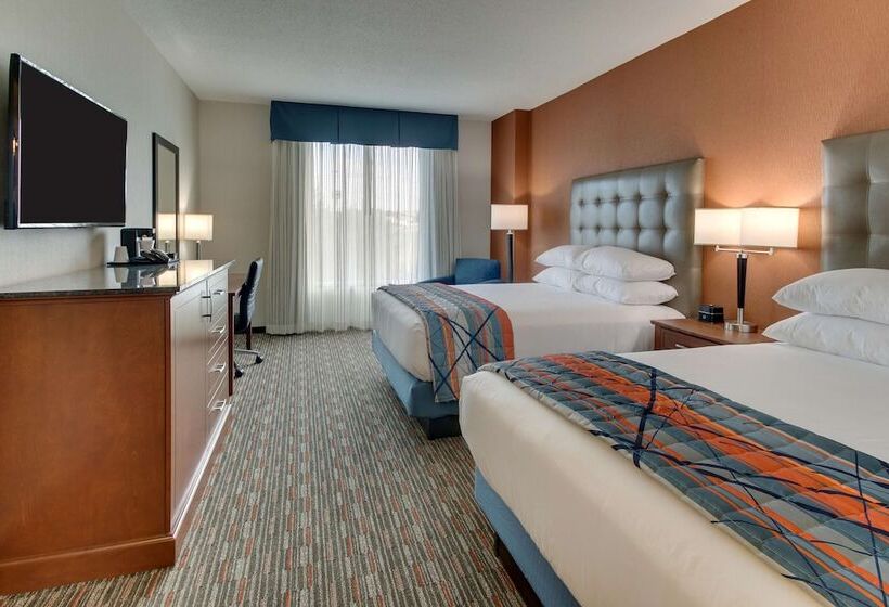 חדר דלוקס מותאם לאנשים עם מוגבלויות, Drury Inn & Suites Knoxville West