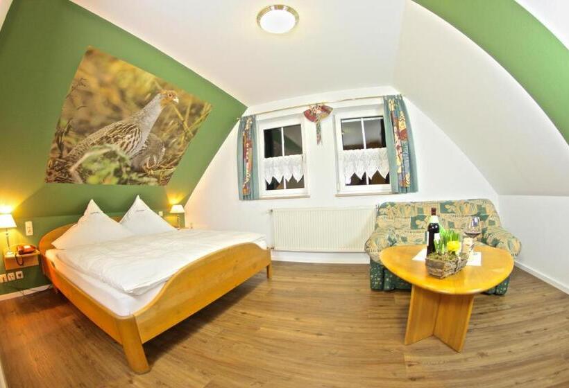 Номер Стандарт Трехместный, Landhotel Jagdschloss