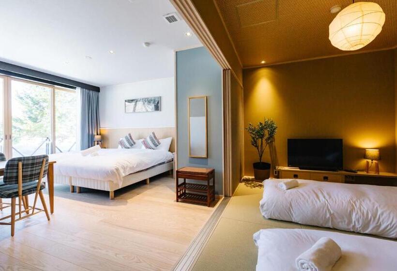 Люкс Повышенной Комфортности, Wadano Gateway Suites & Apartments