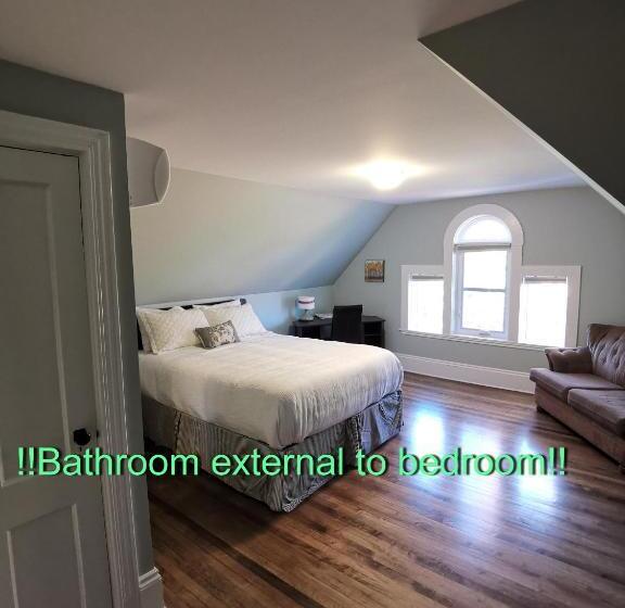 Номер Economy, By The River B&b