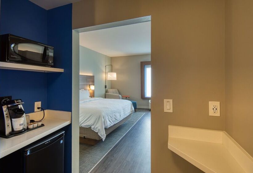 标准间带双人床, Holiday Inn Express & Suites   Charlotte   South End, An Ihg