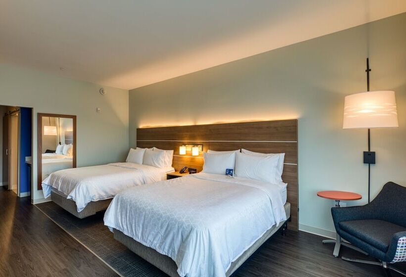 带2个双人床的标准工作室, Holiday Inn Express & Suites   Charlotte   South End, An Ihg