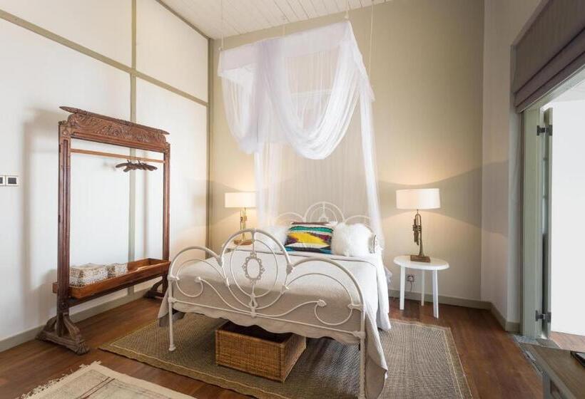 Трехместный Номер Стандарт с Балконом, Prana Home