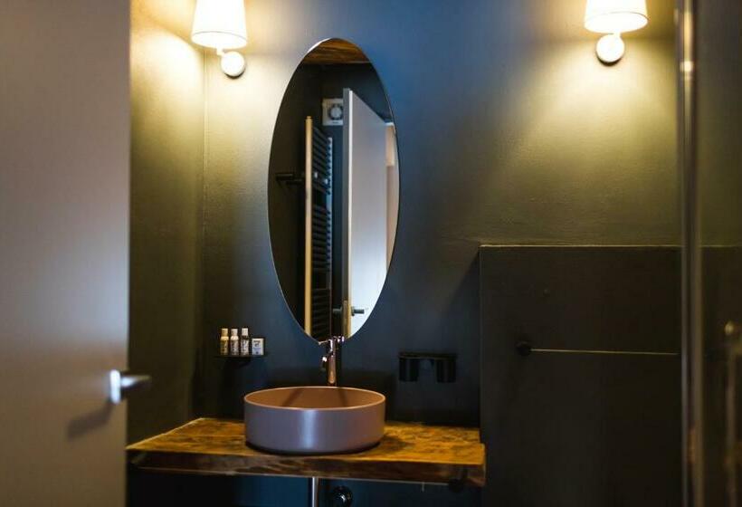 اتاق لوکس, Granuit Room & Breakfast