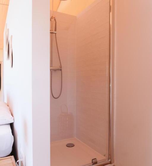 كوخ قياسي, Dreamsea Surf Guest House