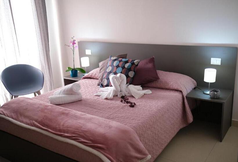 Люкс, Hoa Suites