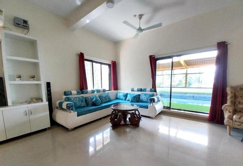 Президентский Люкс, Mango Valley Resort Ganpatipule