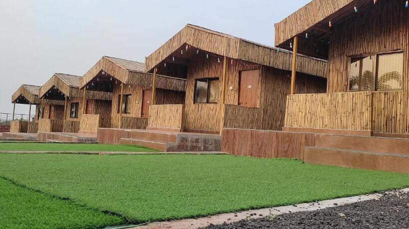 Шале Superior 1 Спальня, Mango Valley Resort Ganpatipule