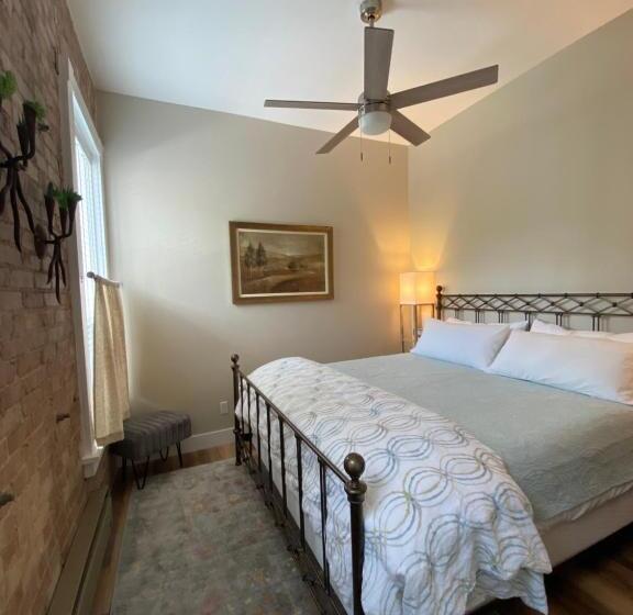 Апартаменты Deluxe 1 Спальня, Bisbee Brownstone Suites