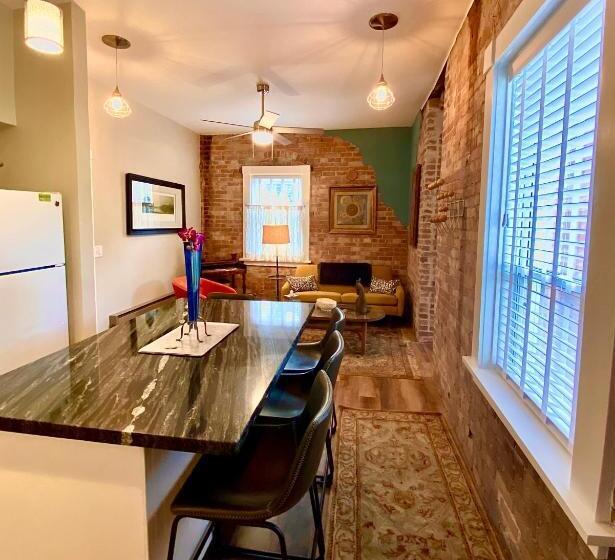 Апартаменты Superior 1 Спальня, Bisbee Brownstone Suites