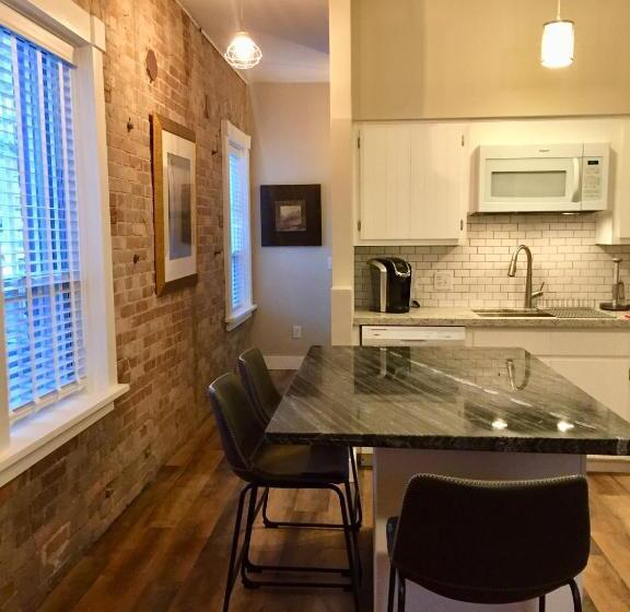 Апартаменты Superior 1 Спальня, Bisbee Brownstone Suites