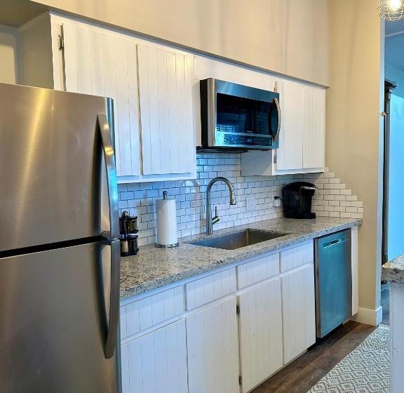 Президентский Люкс, Bisbee Brownstone Suites