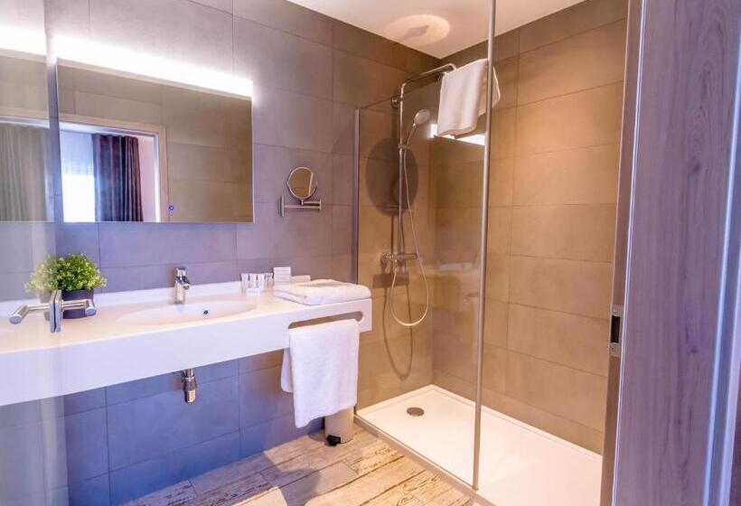 Стандартный Номер Кровать Кинг, Manava