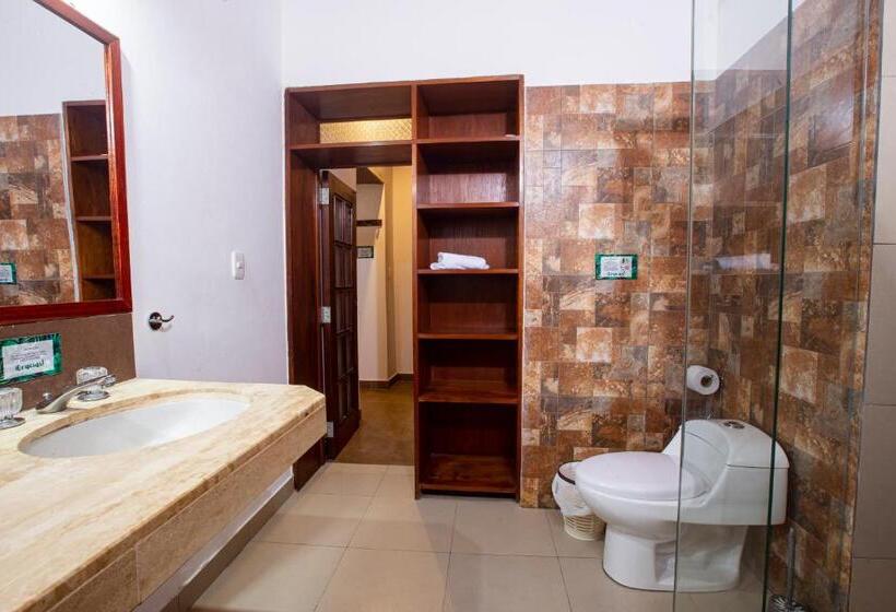 מיטת קינג בסוויטה, Nature Lodge Apu Samay