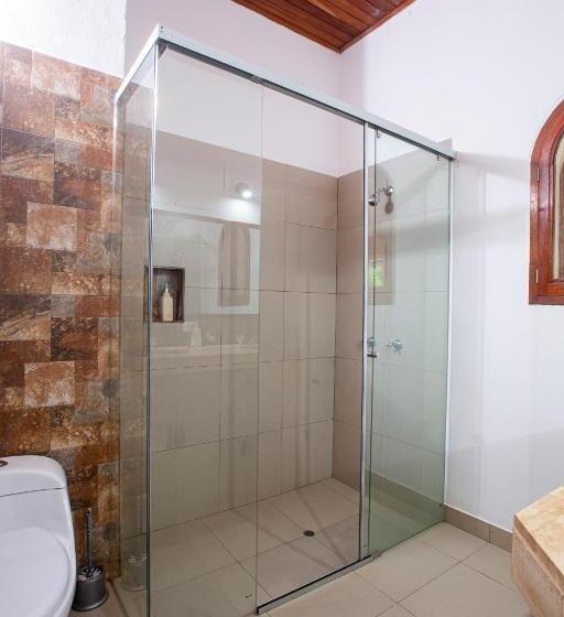 מיטת קינג בסוויטה, Nature Lodge Apu Samay