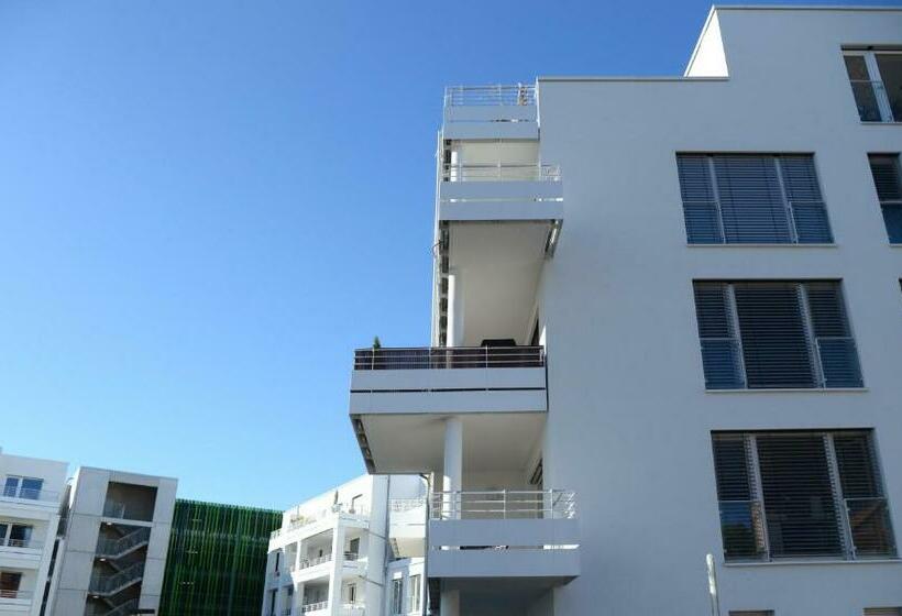 استودیوی استاندارد, Adapt Apartments Giessen