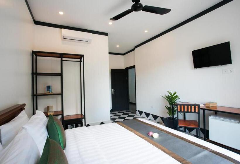 Deluxe Room with Balcony, Noni Tree Hostel