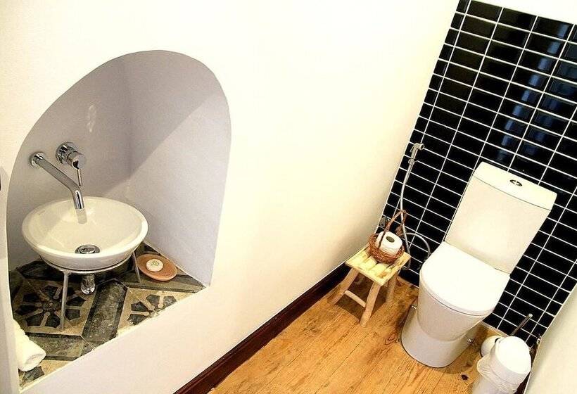 سوییت با چشم‌انداز باغ, Oryza Guest House& Suites