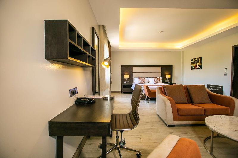 سوییت اجرایی, Best Western Plus The Athena Hotel Kampala
