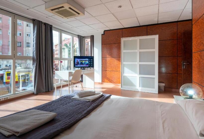اتاق استاندارد با سرویس بهداشتی مشترک, Suites Rooms Valencia