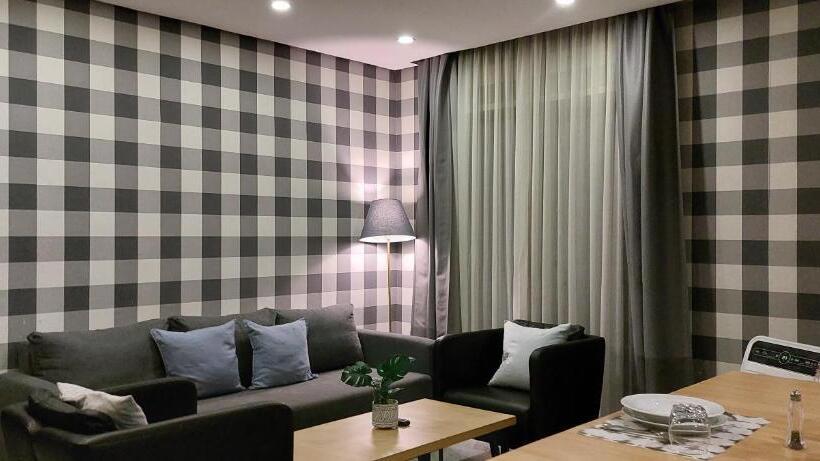 带1个卧室的顶楼公寓, Suite Loc Luxury Apart