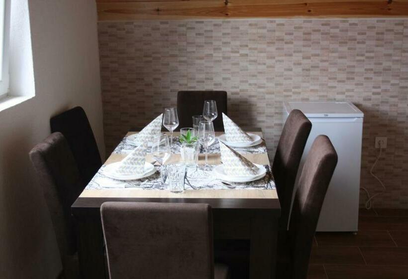 سوییت دوبلکس, Apartmani Prisoje