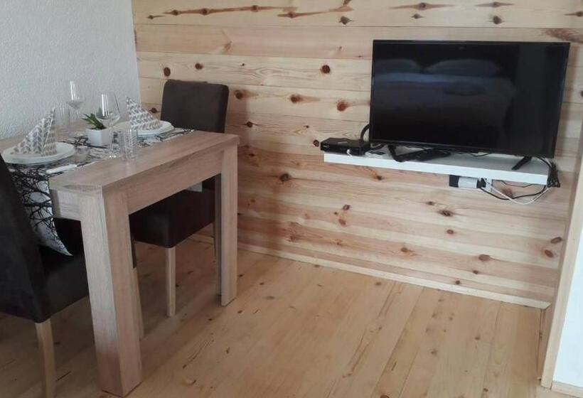 استودیوی استاندارد, Apartmani Prisoje