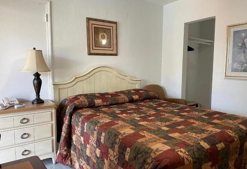 Номер Стандарт, Shell Motel Hollywood