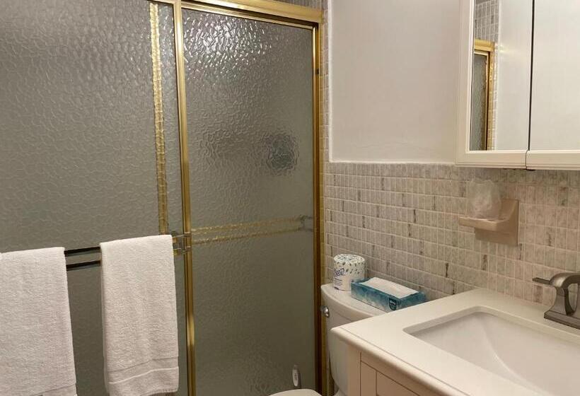 Апартаменты 1 Спальня, Shell Motel Hollywood