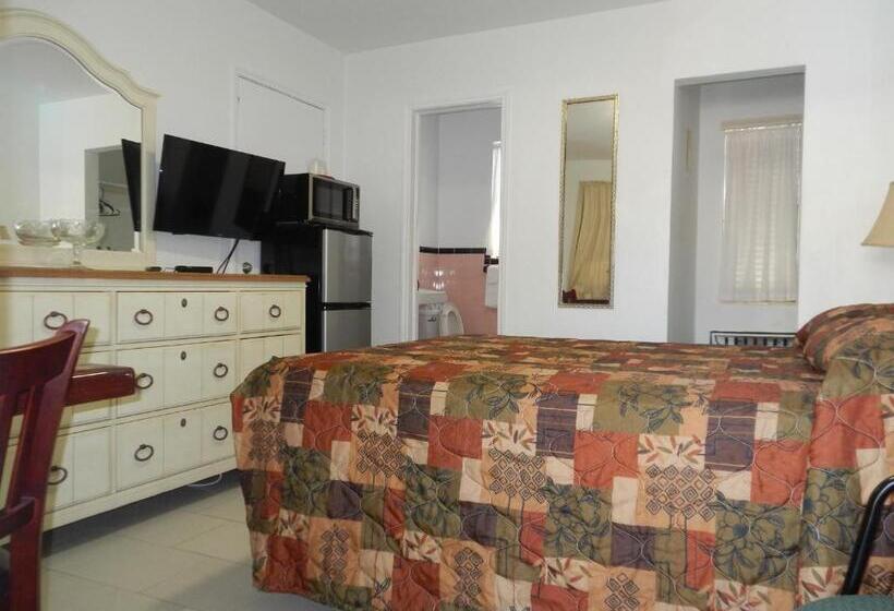 Номер Стандарт, Shell Motel Hollywood