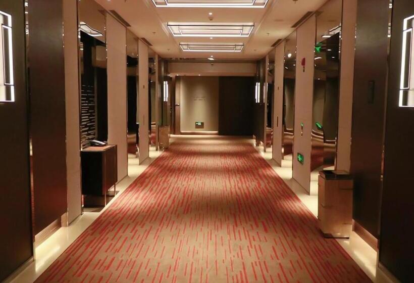 Номер Клуб, Hyatt Regency Zhenjiang