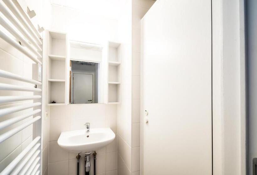 Номер Стандарт, Auberge De Jeunesse Charleroi Youth Hostel