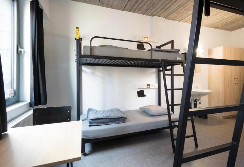 Кровать в Общей Комнате, Auberge De Jeunesse Charleroi Youth Hostel