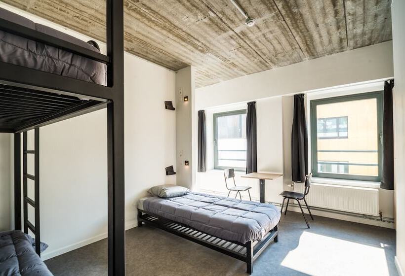Четырехместный Номер Стандарт, Auberge De Jeunesse Charleroi Youth Hostel