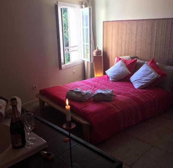 Standard room with outdoor bath, Esprit D'ailleurs